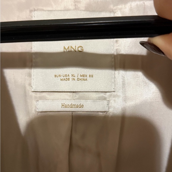 Mango Cream Handmade Jacket - Picture 5 of 6